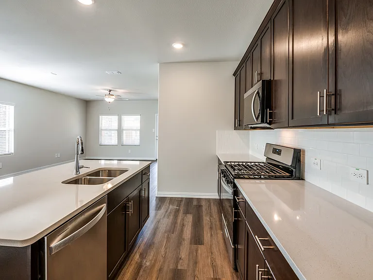 5114 Bonanza Ln — Photo 2