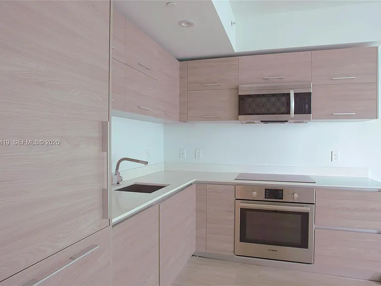 1300 S Miami Ave #4 — Photo 3