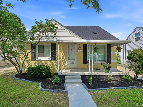 26809 Hollywood St, Roseville, MI 48066