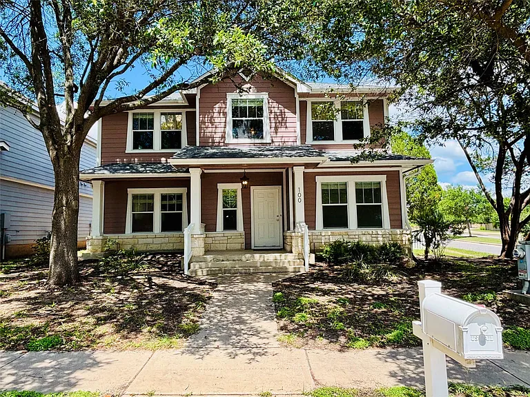 100 Crockett Rd — Photo 1