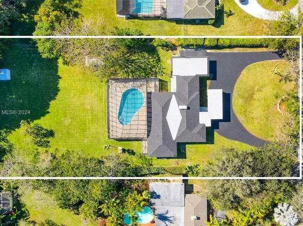 7970 SW 122nd St, Pinecrest, FL 33156