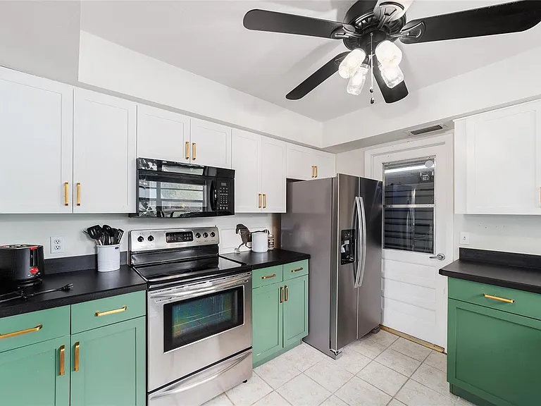 8185 NW 48th Ln — Photo 13