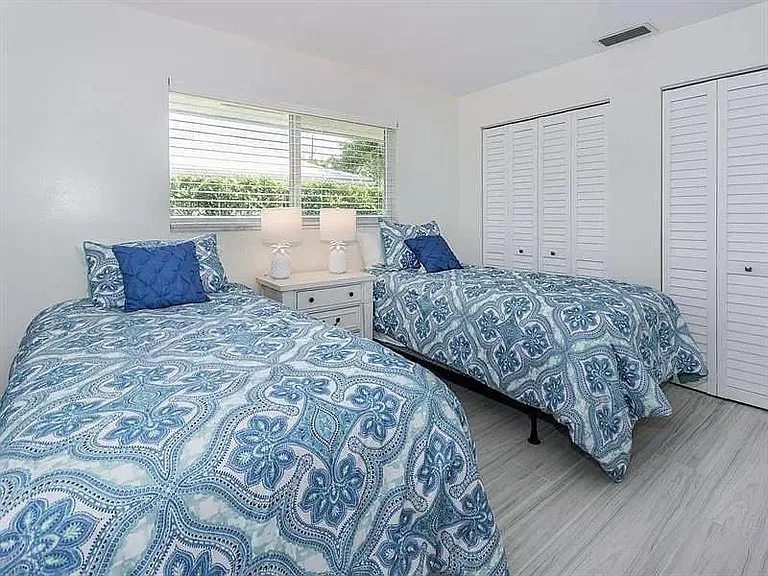 143 Country Club Dr — Photo 17