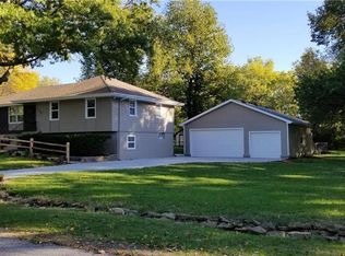 24207 W 86th Ter, Lenexa, KS 66227