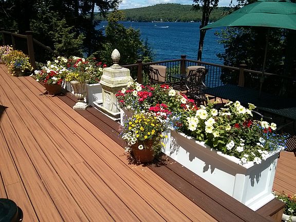 Yes, the water is that blue.