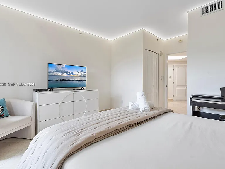 17555 Atlantic Blvd #508 — Photo 34