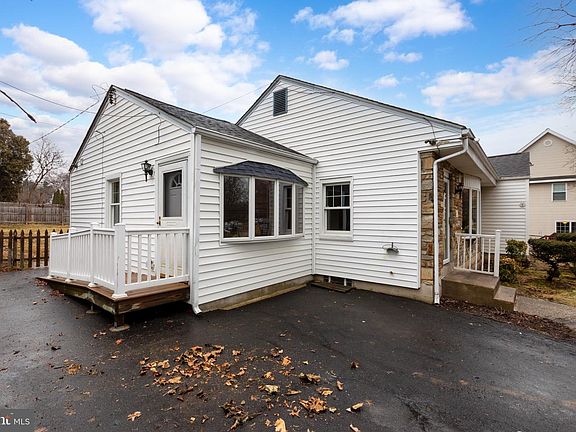 5th image of 439 Township Line Rd