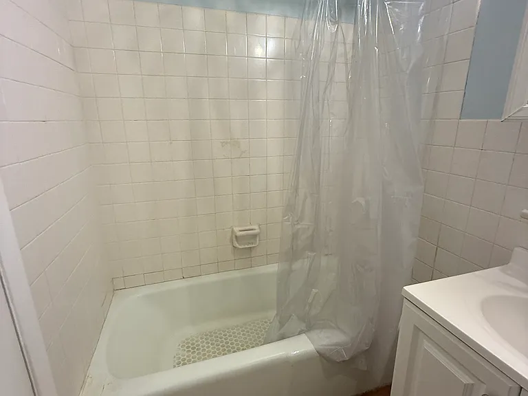 1677 E Main St #1A — Photo 3