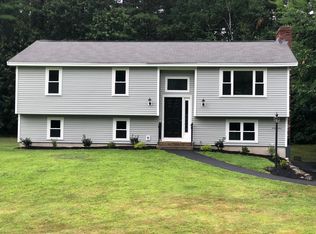 5 Fairway Rd, Londonderry, NH 03053