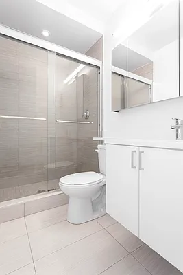 Rented by Olnick Organization | media 7