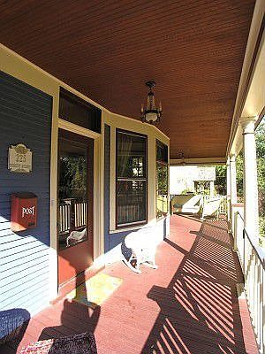 2nd image of 225 E Cossitt Ave