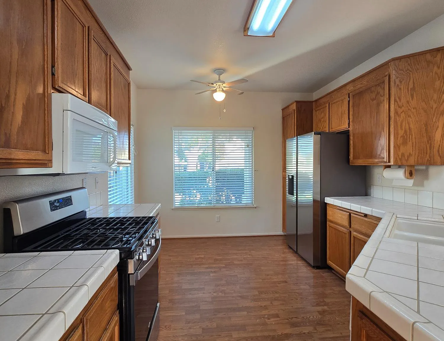 3 bed, 1264 sqft, $2,600 — Photo 2