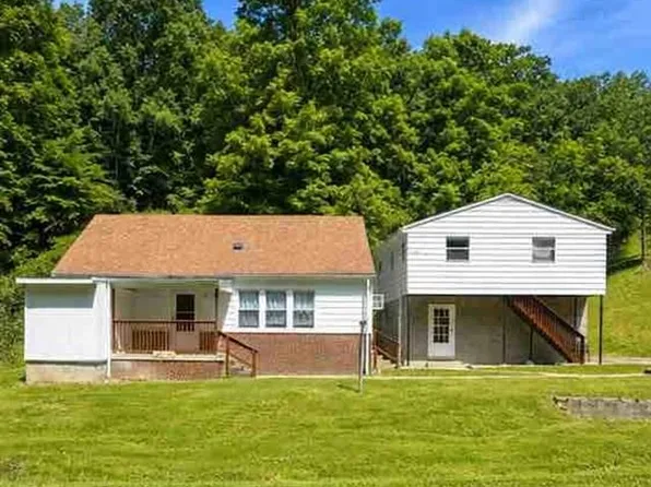 849 Grapevine Rd, Huntington, WV 25701