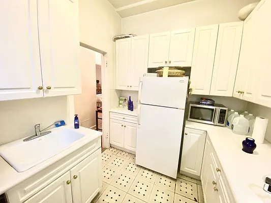 Rented by 74 West Real Estate | media 6