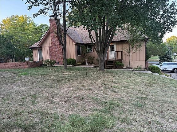 3rd image of 4701 NW 67th Ter