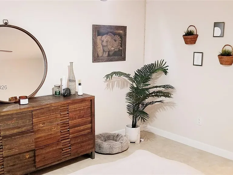 6886 N Kendall Dr #D202 — Photo 12