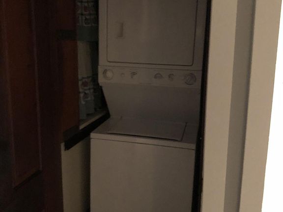 4th image of 734 W 7th St