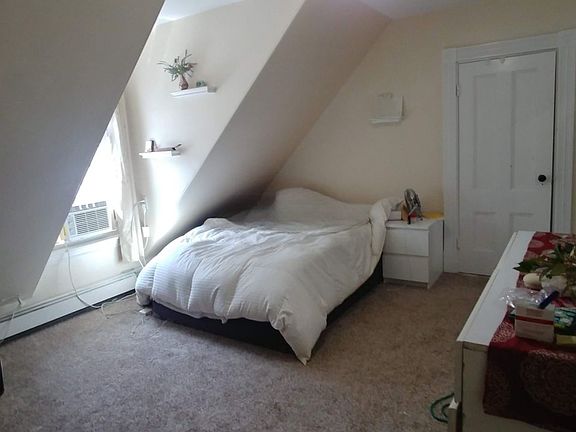 3rd image of 1539 Cambridge St #1T