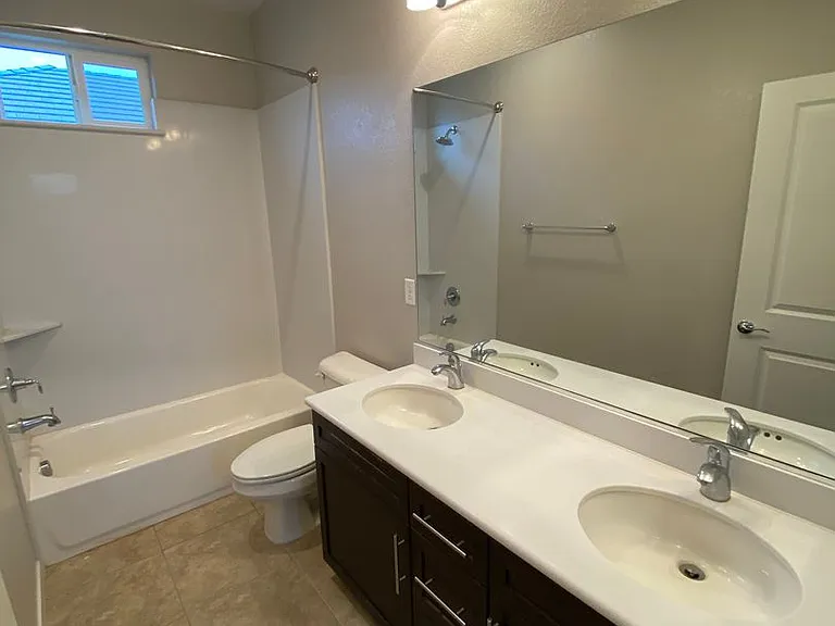 4821 Holden Dr — Photo 35