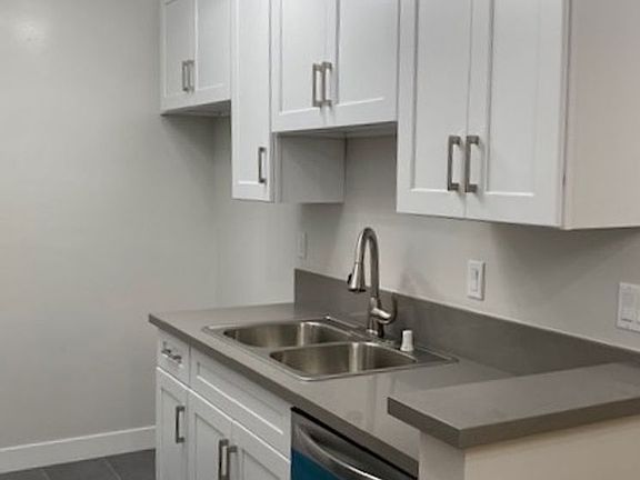 4th image of 1128 12th St Unit 2