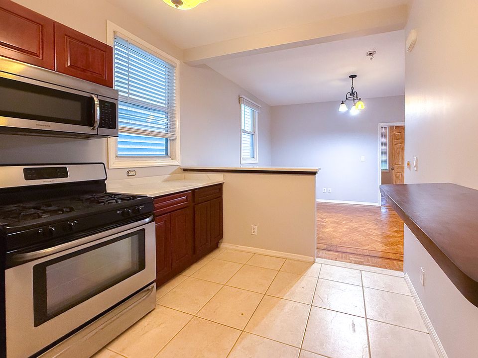 1st image of 28-29 38th St #1