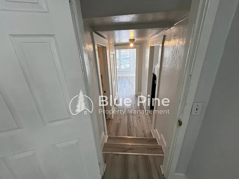252 N Shilling Ave #4 — Photo 9