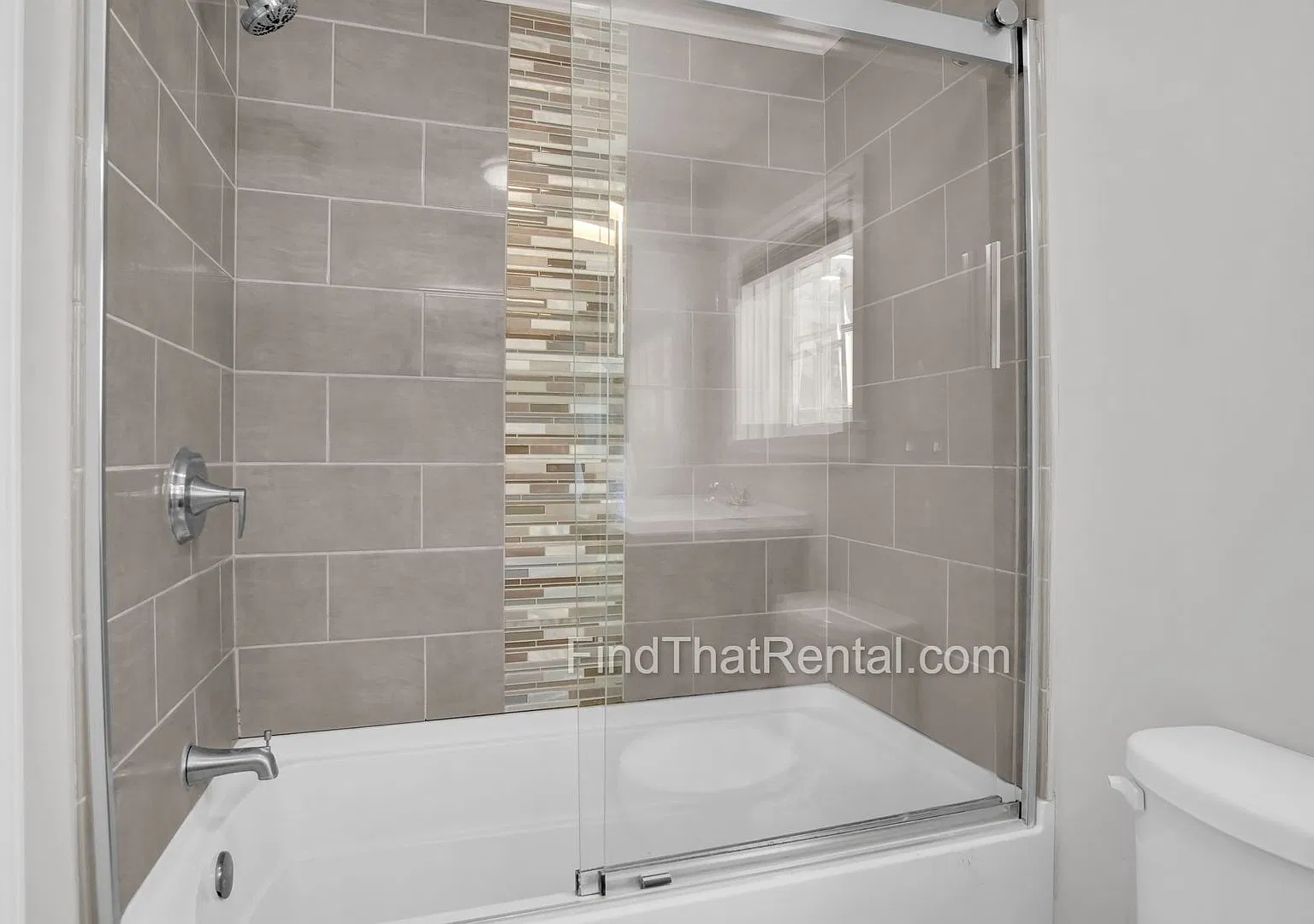 Cat-Friendly Spacious and Bright Downtown Carlisle Historic Home for Rent — Photo 3