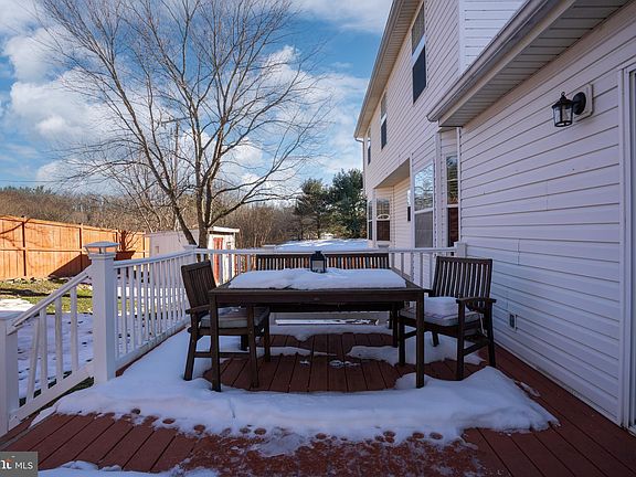 5th image of 21 Little Brook Cir