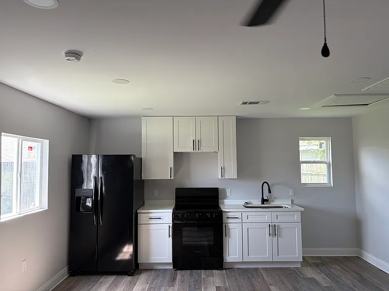 669 Taylorbrook Dr — Photo 3
