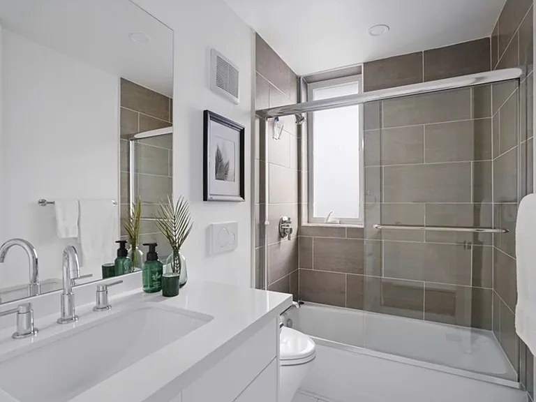 837 N Kingsley Dr — Photo 10