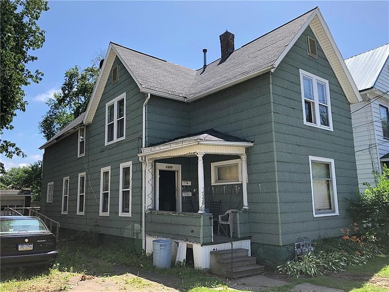 1st image of 1325 E 7th St