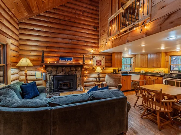 375 Roaring Branch Road, Sunderland, VT 05250