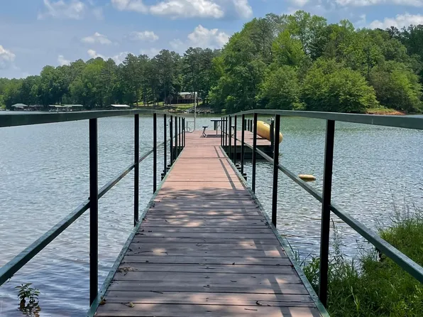 103 Moonlight Dr, Fair Play, SC 29643