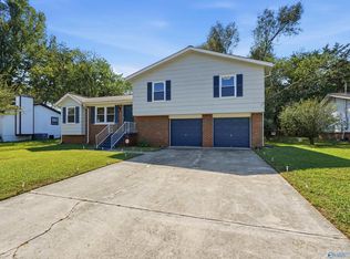 4045 Knollbrook Dr NW, Huntsville, AL 35810