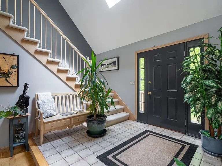 39 Robertson Dr — Photo 8