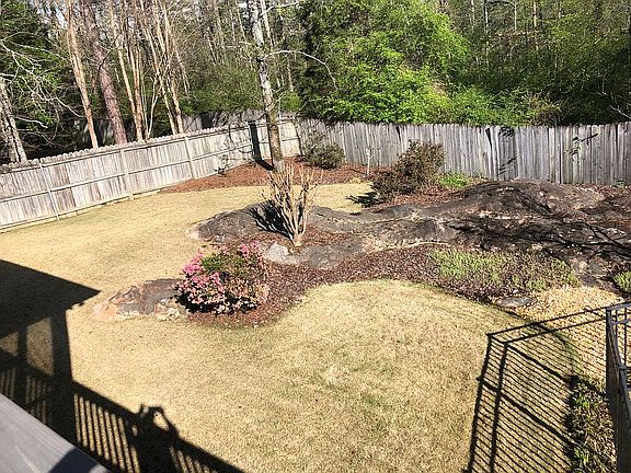 5th image of 3842 Carisbrooke Dr