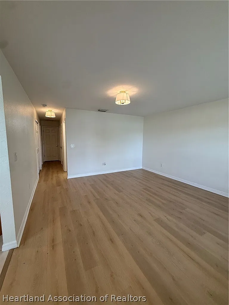 2 bed, 2.0 bath, 1036 sqft, $1,400 — Photo 3