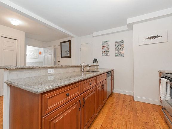 5th image of 2520 Kennedy Blvd APT 1J