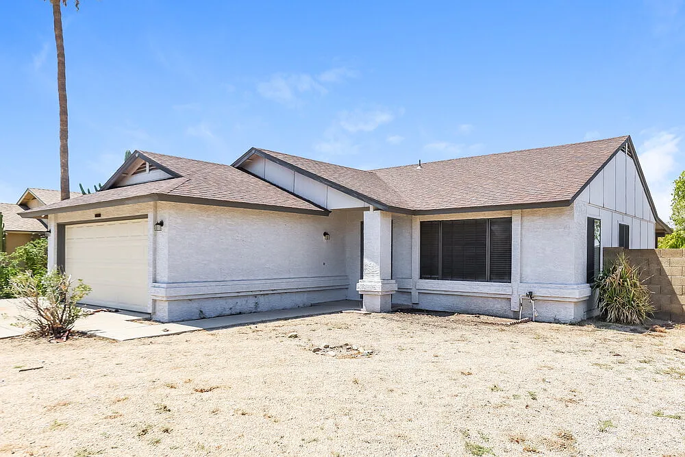 3 bed, 2.0 bath, 1200 sqft, $1,965 — Photo 3