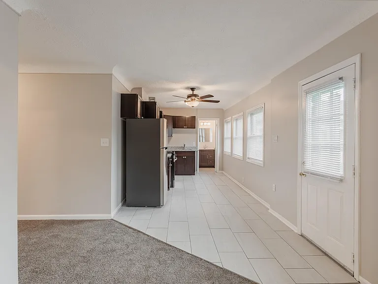 27 Gladwin Ave #27 — Photo 6
