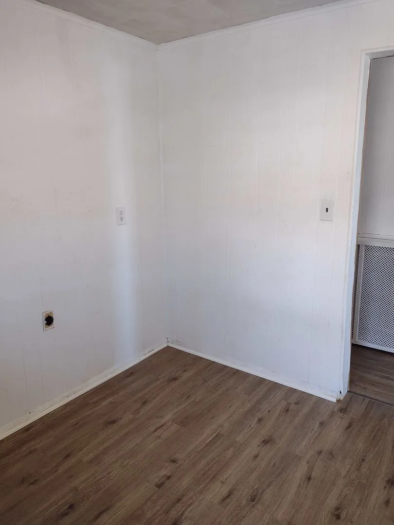 142 Oliver St — Photo 4
