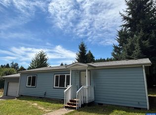 390 Montgomery St, Falls City, OR 97344