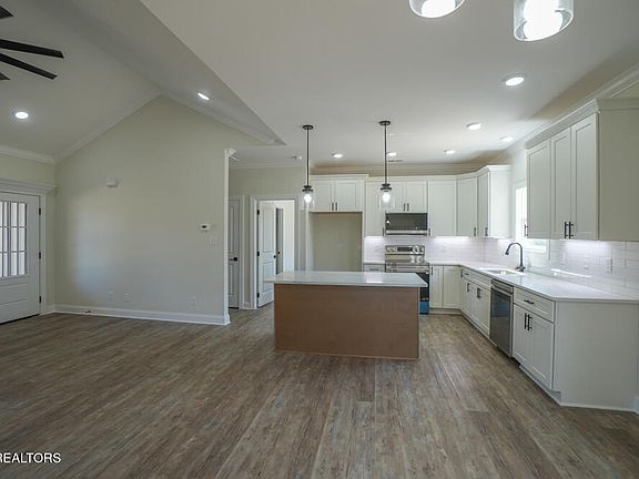3rd image of 5133 Gregory Rd