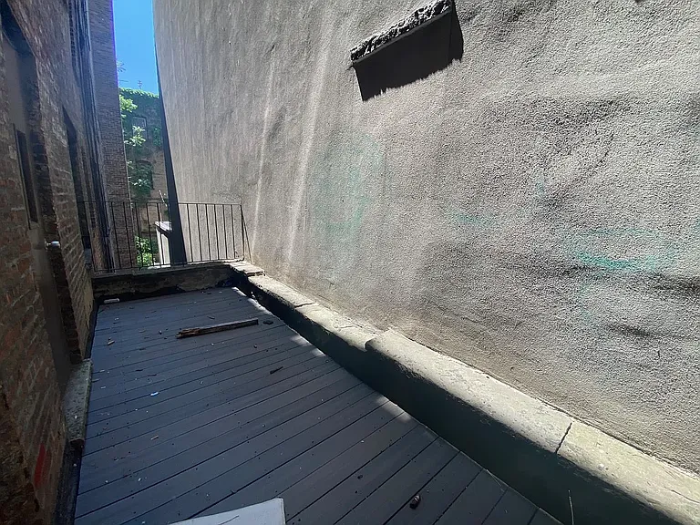 122 Saint Marks Pl #5 — Photo 11