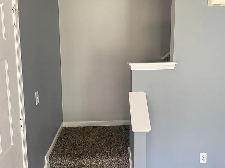 370 Charter Oak Ct — Photo 16
