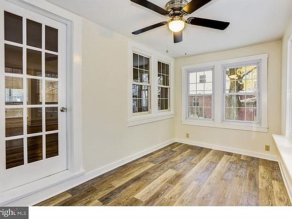 2nd image of 151 W Greenwood Ave
