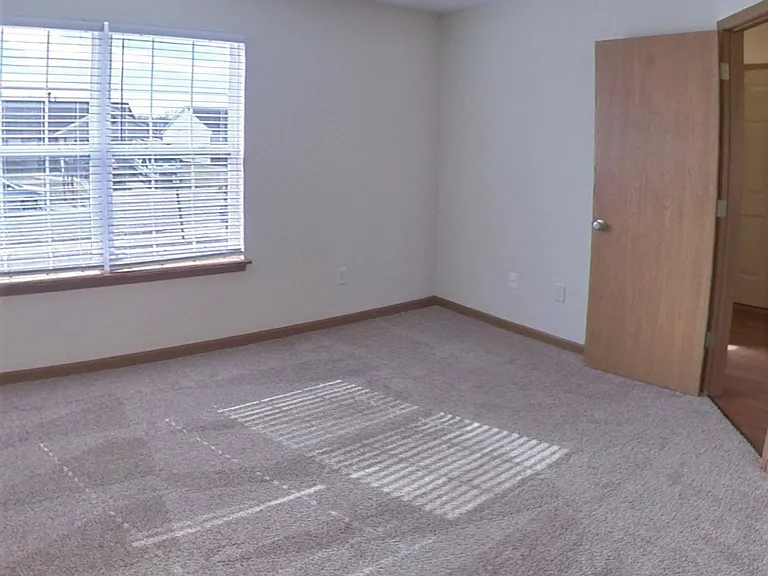 324 Plantation Way — Photo 7