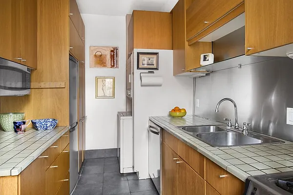 Sold by Stribling | media 18