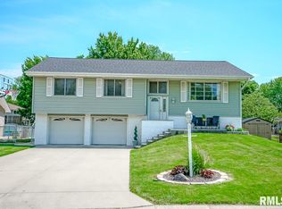 6020 W Sioux Trl, Peoria, IL 61607
