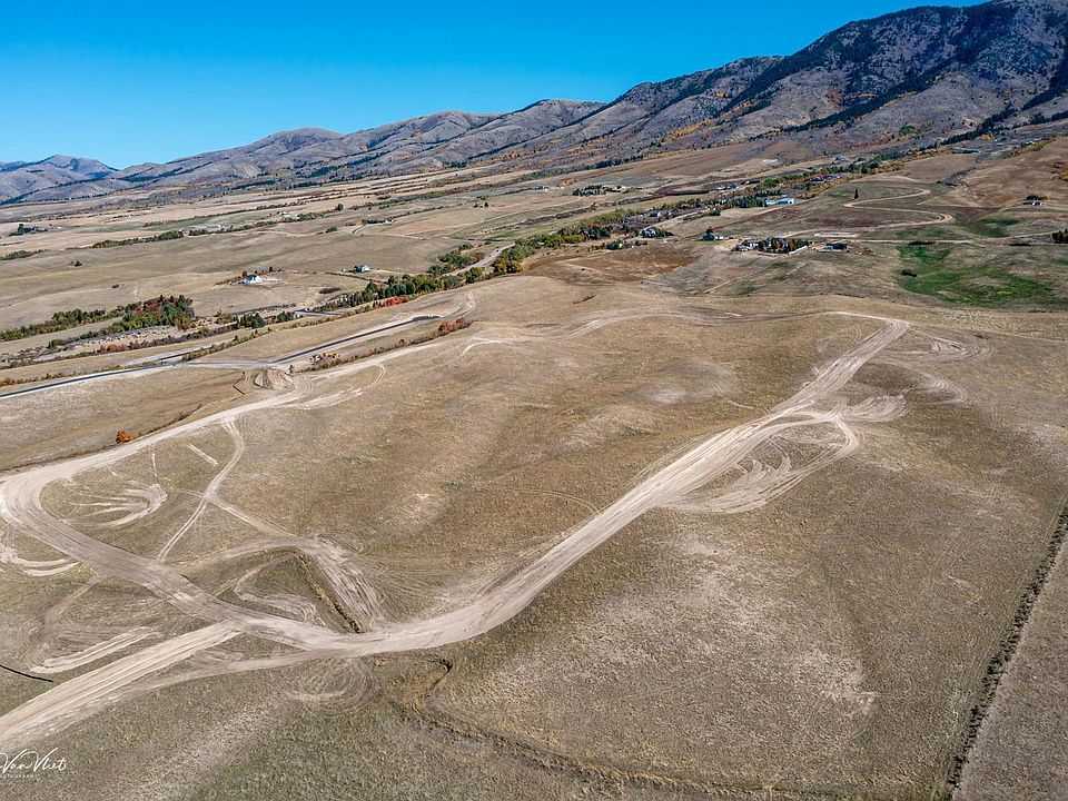 2nd image of LOT 25 Grey Fox Loop